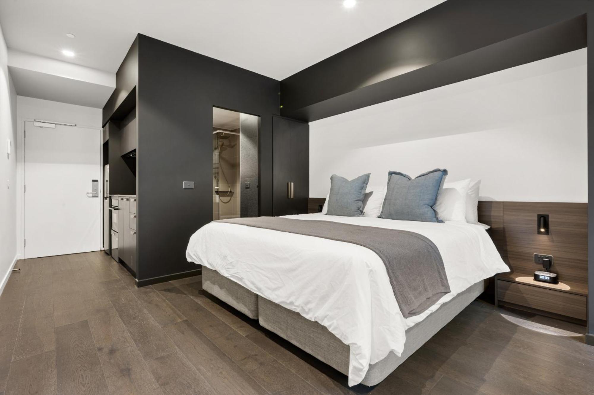 Modern Braddon With Parking * Canberra