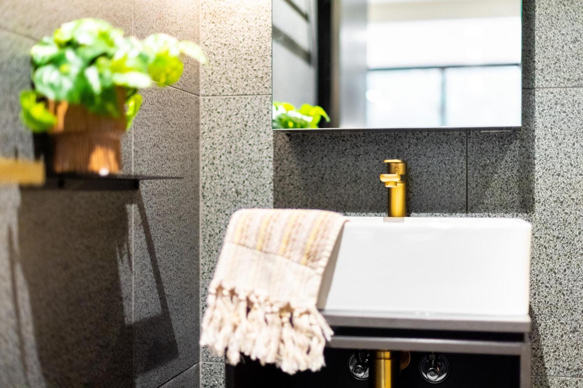 Modern Braddon With Parking * Canberra